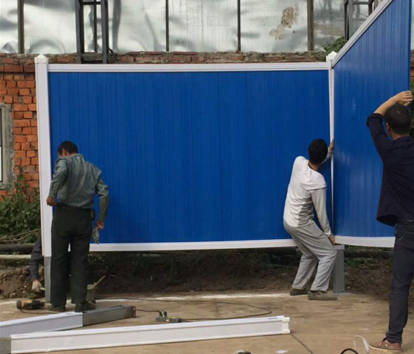 彩鋼圍擋安裝施工現(xiàn)場